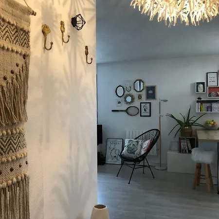 Апартаменты Joli Dans Agreable Шамальер